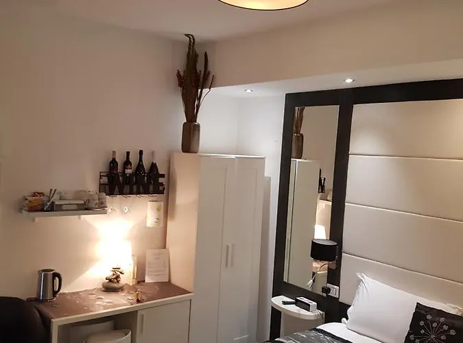 Bed and Breakfast Voyage Prive Deluxe 3*